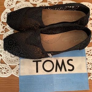 Free Ship Toms Women’s Black Morocco Crochet Shoes